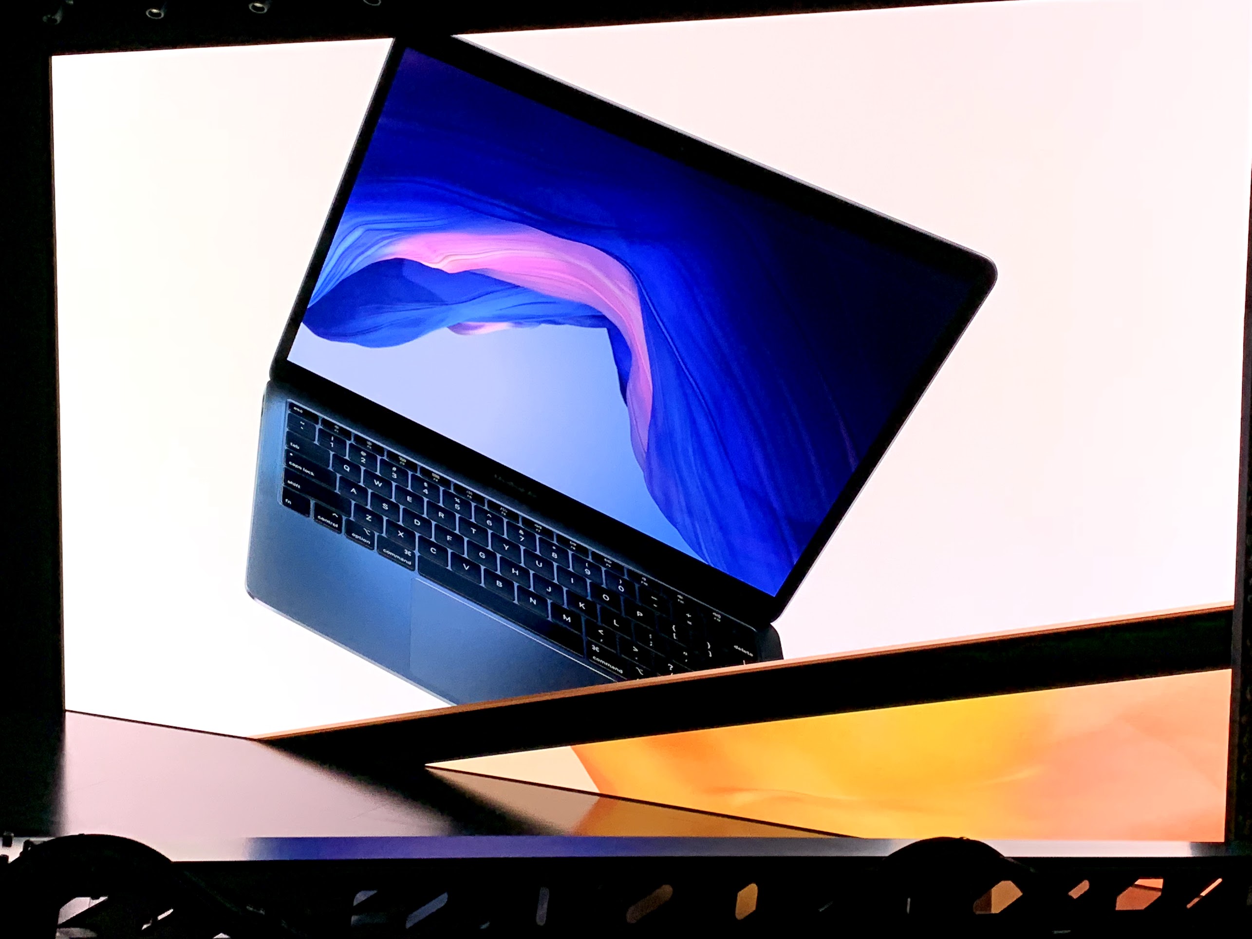 Apple stellt neues MacBook Air mit Retina Display vor
