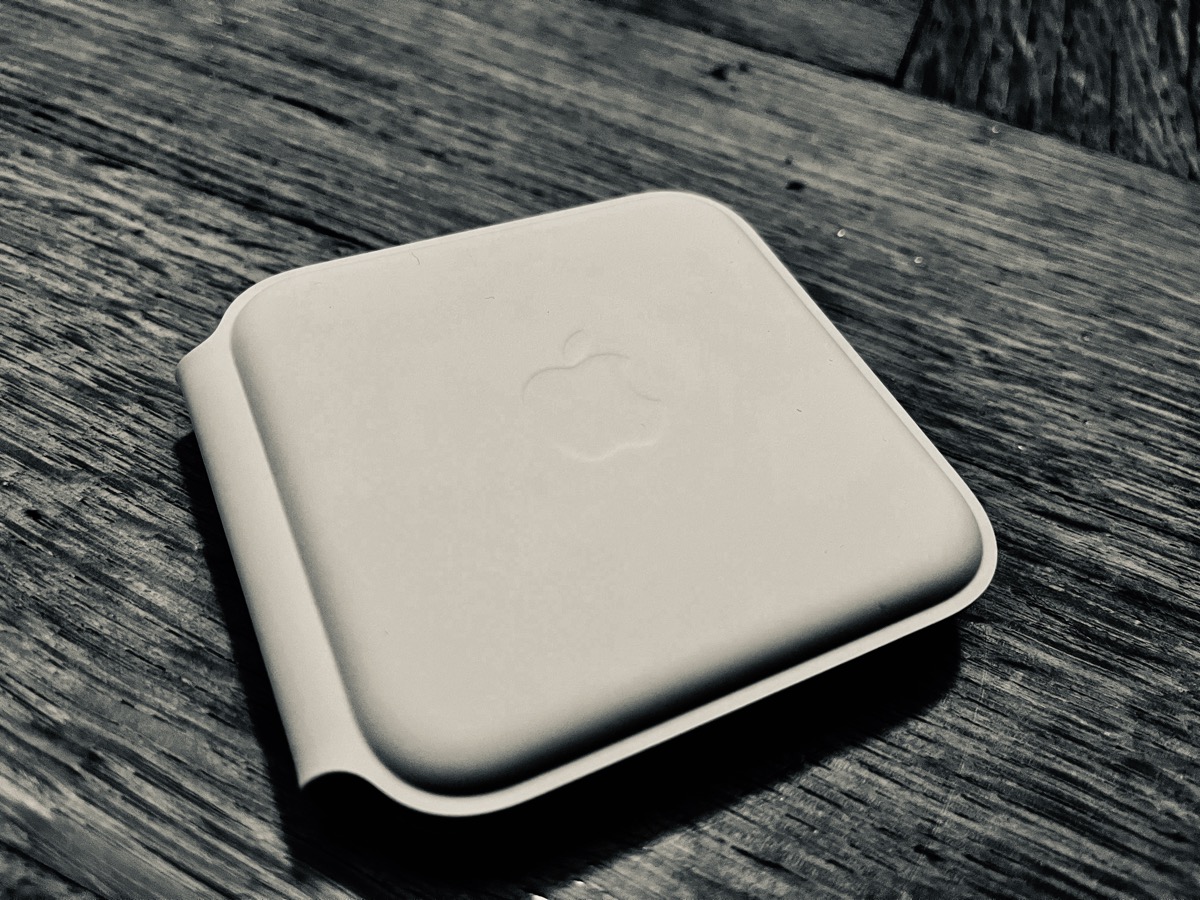 Airpods pro 2 magsafe case usb c. Apple MAGSAFE Duo Charger. MAGSAFE iphone 8 Plus. Подставка под MAGSAFE С выемкой. MAGSAFE iphone Cardholder.