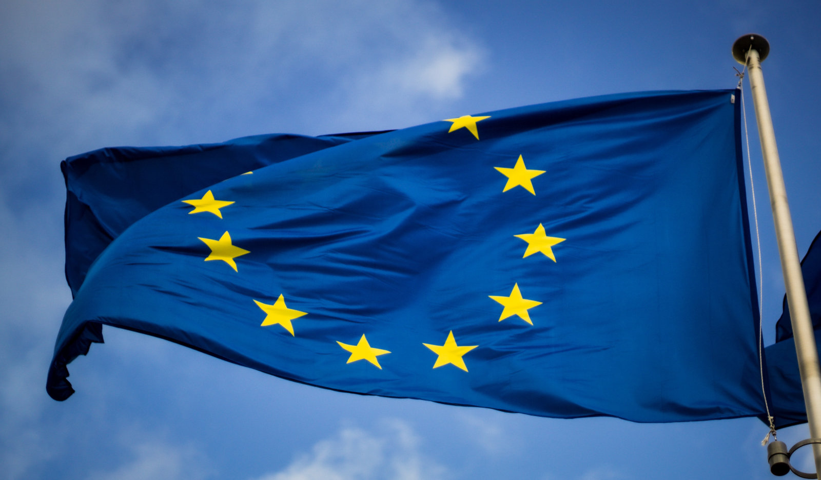 Uni Eropa mungkin berencana untuk mengenakan tarif pada semua impor dari negara ketiga