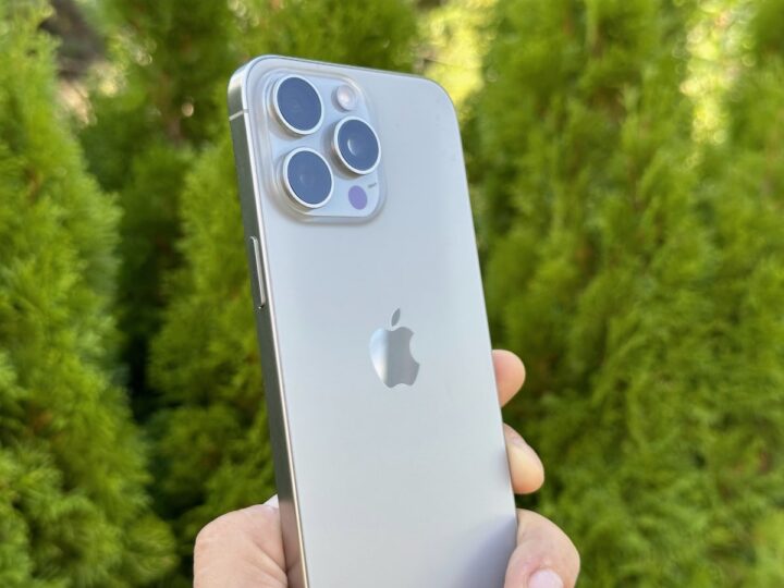 Das Apple iPhone 15 Pro Max mit dem neuen Rahmen aus Titan.