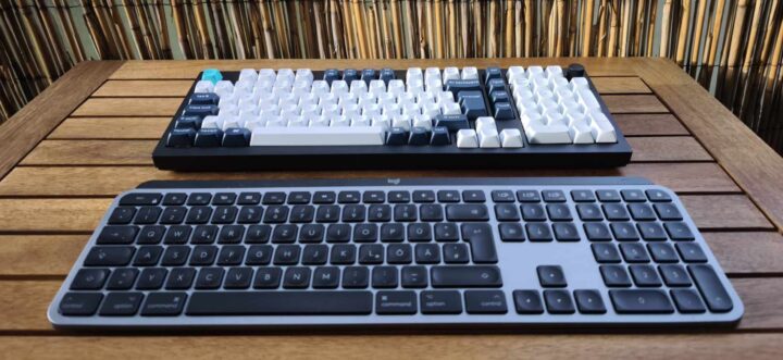 Die Keychron Q5 Max ist schmaler aber deutlich höher als die Logitech MX Keys.