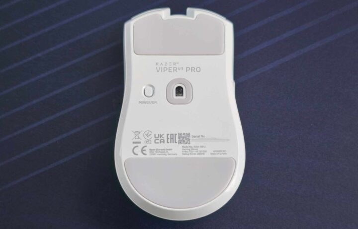 Der DPI-Schalter sitzt an der Unterseite.