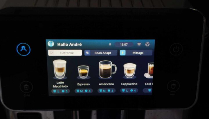 Über die mehrfarbig leuchtende Profiltaste kann man schnell zwischen den Nutzern wechseln.